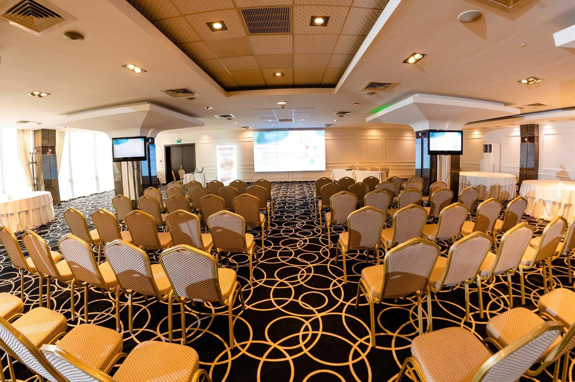 Business Hotel Conference Center & Spa Тыргу-Муреш Экстерьер фото