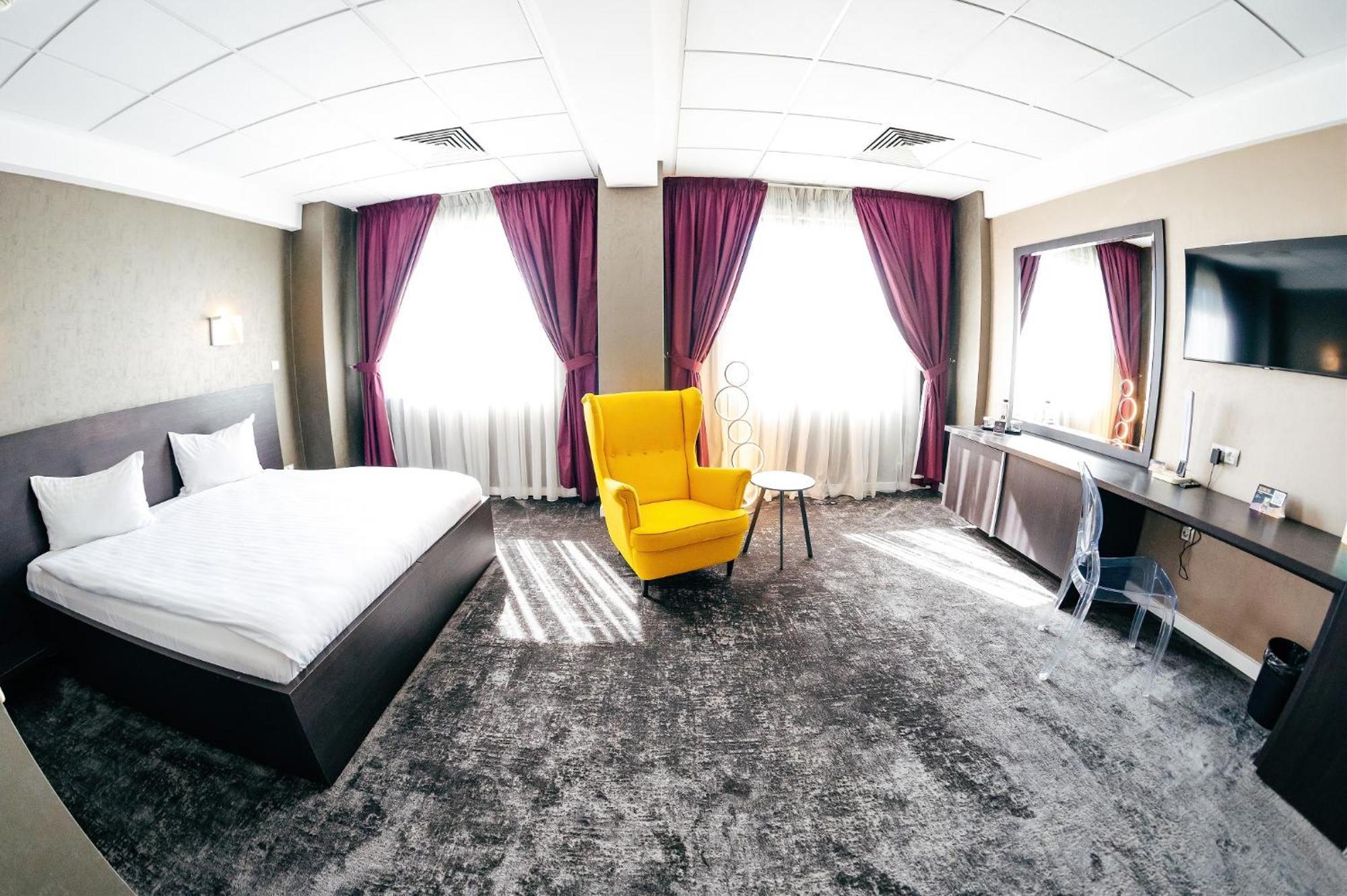 Business Hotel Conference Center & Spa Тыргу-Муреш Экстерьер фото