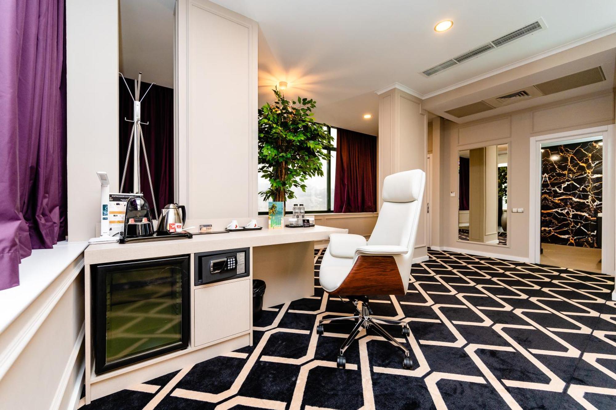 Business Hotel Conference Center & Spa Тыргу-Муреш Экстерьер фото
